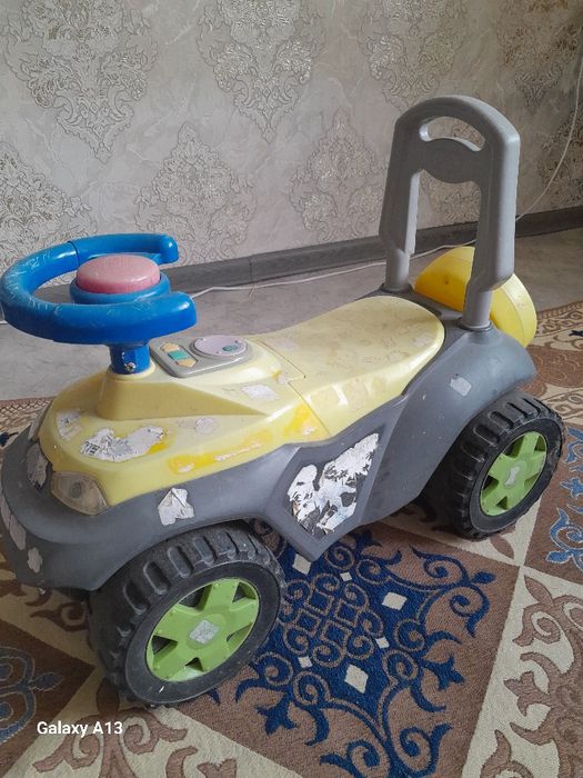 Продам детскую машинку