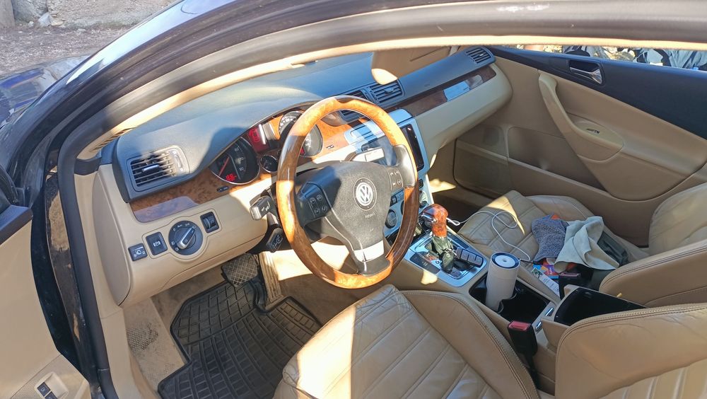 Vând passat b6 benzina+gpl se vinde întreg pentru dezmembrări sau cine vrea sa ii repare ambrajul