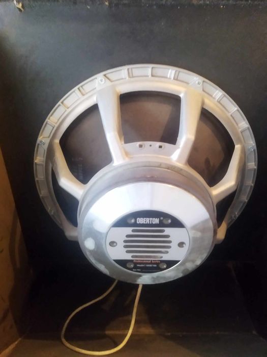 Бас каси Oberton SB118 2x700w Rms.