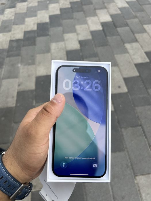 Iphone 15 pro max qora