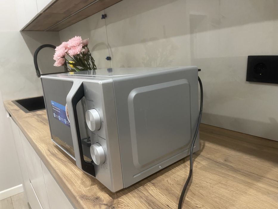 Продам микроволновку с коробкой