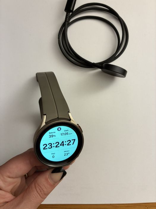 Samsung Galaxy Watch5 Pro in stare foarte  bună (barbati)