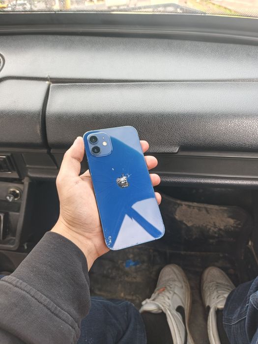 iPhone 12 с гарантией