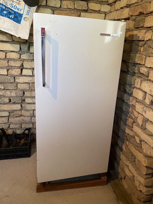 Холодилник сотилади