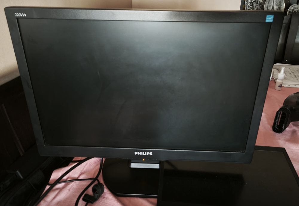 Монитор 22" Philips модел HWV9220T