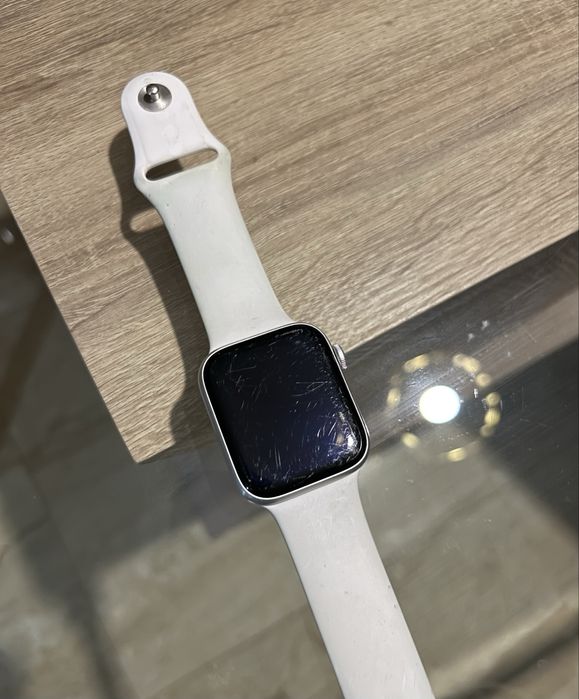 Apple Watch SE 2 44mm