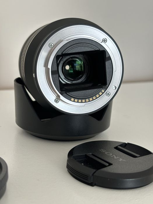 Продавам обектив Sony E-mount FE 3.5-5.6/28-70 OSS