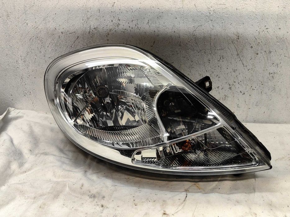 Оригинален фар Opel Vivaro  Renault Trafic