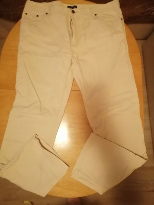 Продавам мъжки панталони, дънки. Дълги и къси.