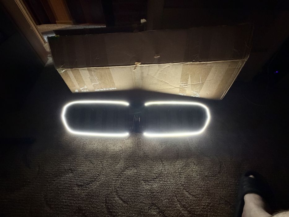 Grila  luminata. Bmw g30  L C I