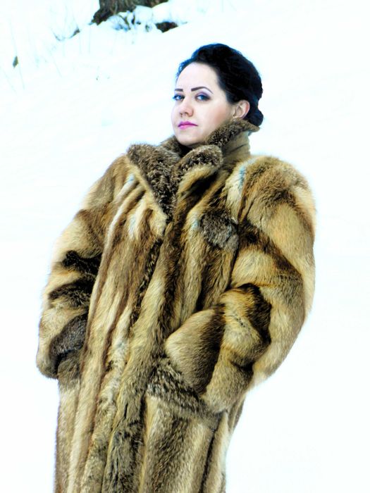 ELEGANTA SLAVA! Opulenta haina din blana de vulpe roscata degrade .