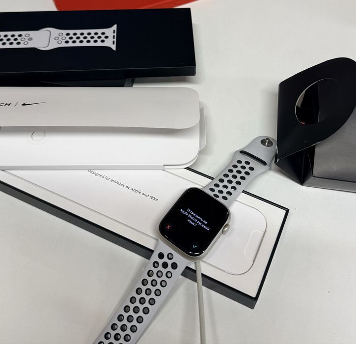Продам Apple Watch 7 45 mm