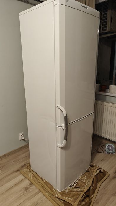 Frigider Arctic funcțional