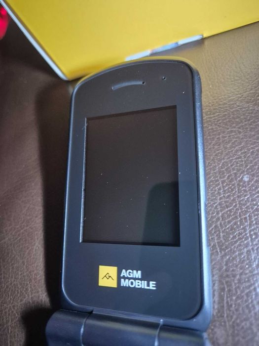 AGM M10 Здрав базов сгъваем телефон 4G, SOS бутон, 2 батерии, докинг