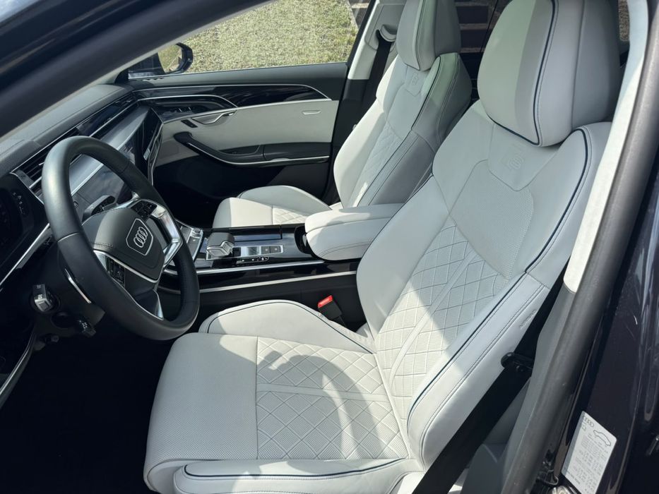 Închirieri Auto de Lux – Audi A8, Range Rover Vogue, Velar, Mercedes C-Class Nou, Audi A6