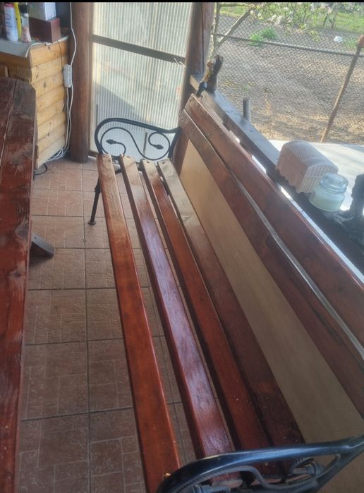 Masă și bănci pentru terasă sau foișor