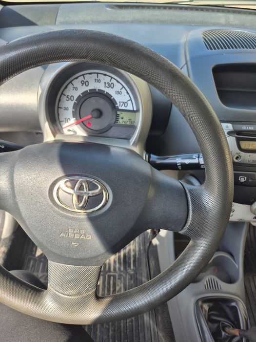 Vând Toyota Aygo  1.0