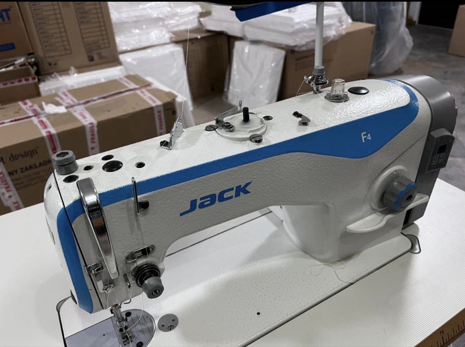 Masina de cusut jack f4