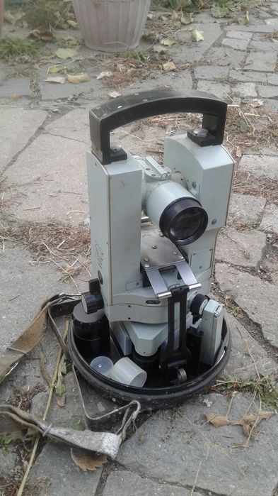 Продам Теодолит СССР