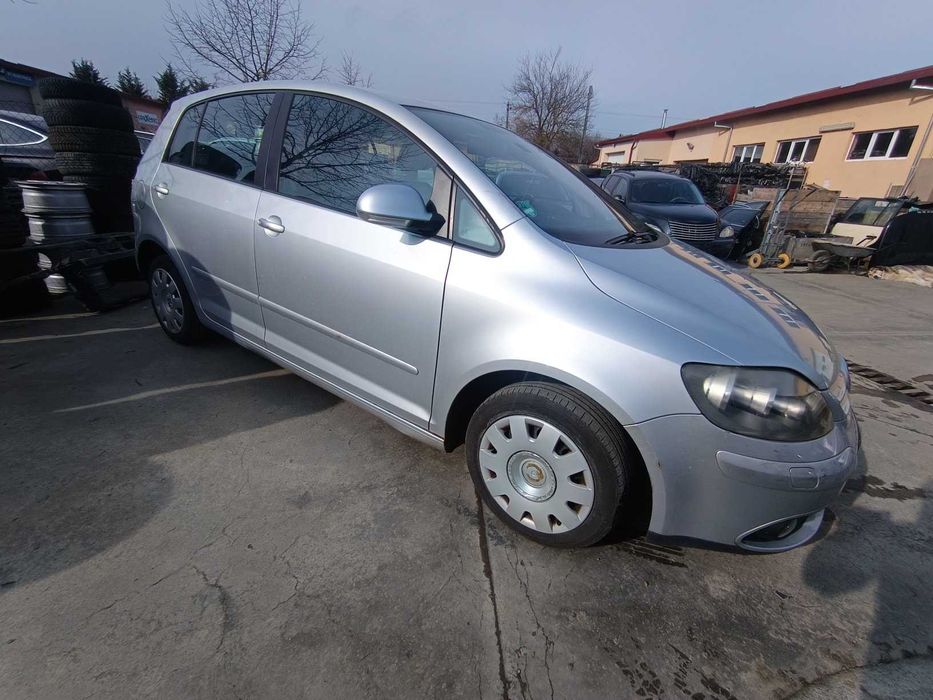 Dezmembram VW Golf 5 plus