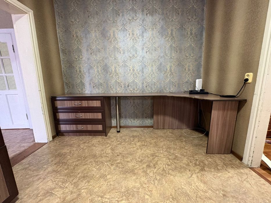 Продам стенку  в гостиную/ спальню