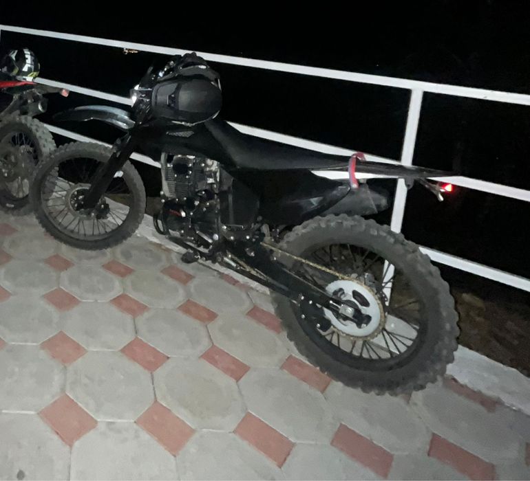 Продам эндуро 300 куб