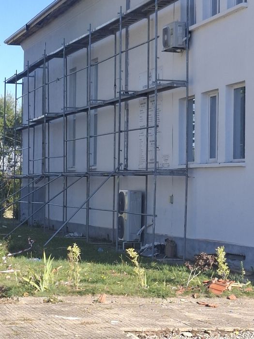 МАШИННИ замазки шлайфан бетон частични и цялостни ремонти на покриви вътрешни  Довършителни ремонти направа  ивични основи за огради