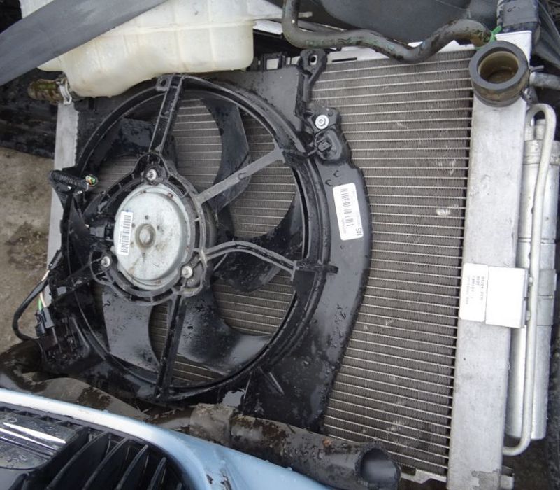 Fata completa Renault Clio 3 din 2010 facelift volan pe stanga