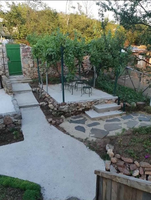 Дава се под наем Хотел в с. Владимир, Област Перник - 180 кв.м за 10200 € - Снимка #6