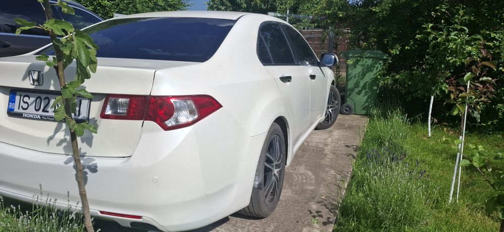 Vând Honda Accord facelift