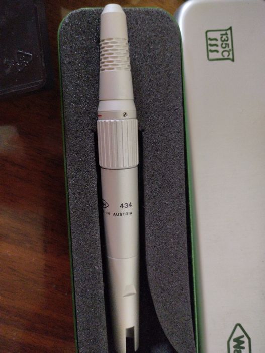 Стоматологические инструменты.