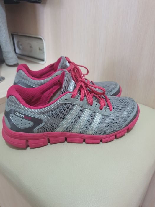 Продам кроссовки адидас оригинал