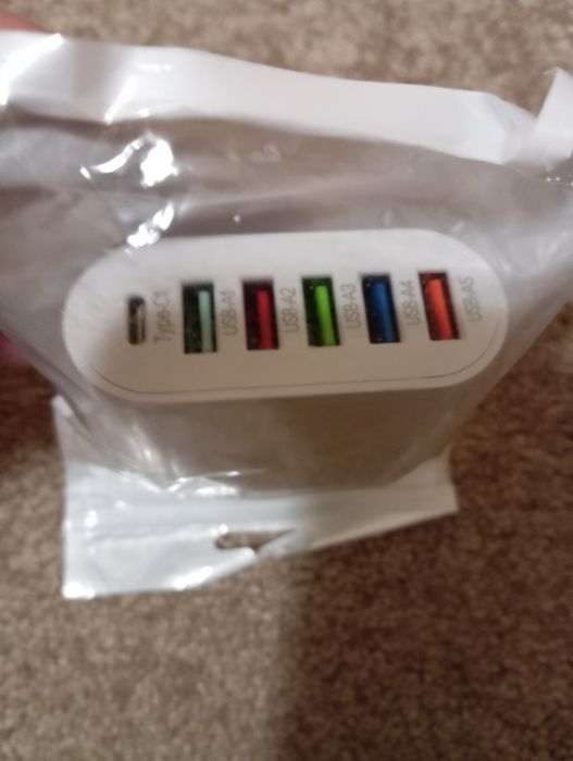 Зарядно за телефони таблети и други