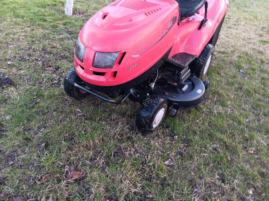 Tractoras 2 cilindri de tuns  iarba si gazon