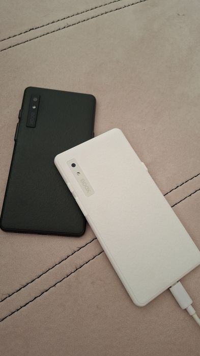 2 броя Onyx boox palma 6.13inch