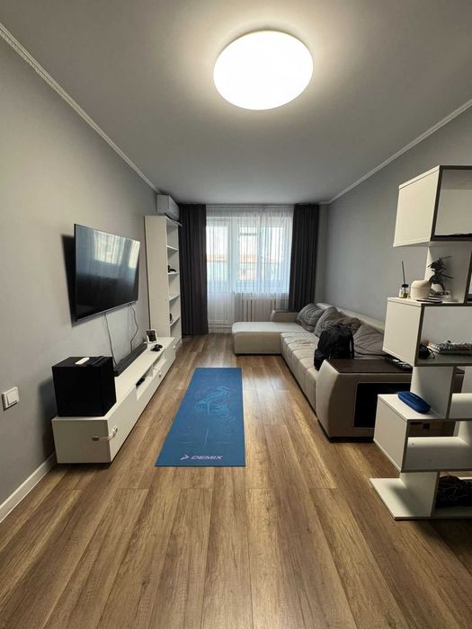 Продам 2 комнатную 12 микрорайон