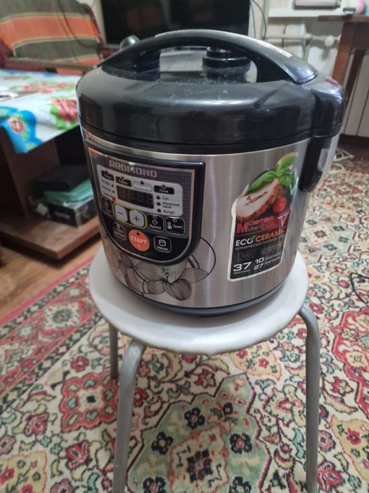 Мультиварка REDMONT. Новая. Волшебная.