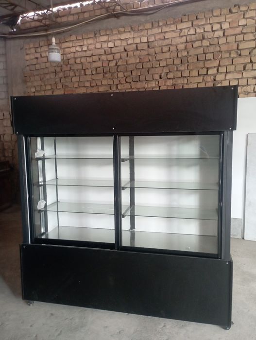 Витрина холодилникла