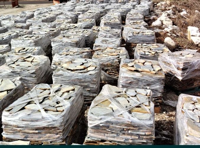 Avem pe stoc piatră naturală de vânzare