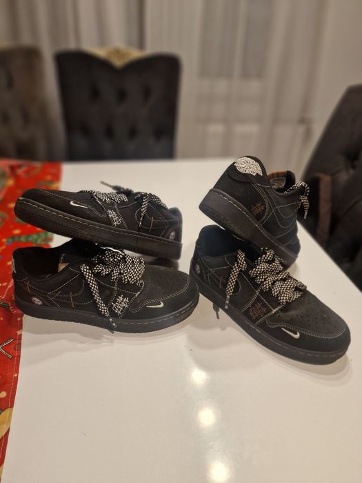 Продавам запазени,почти нови маратонки Nike Air CR7 и  Nike Halloween