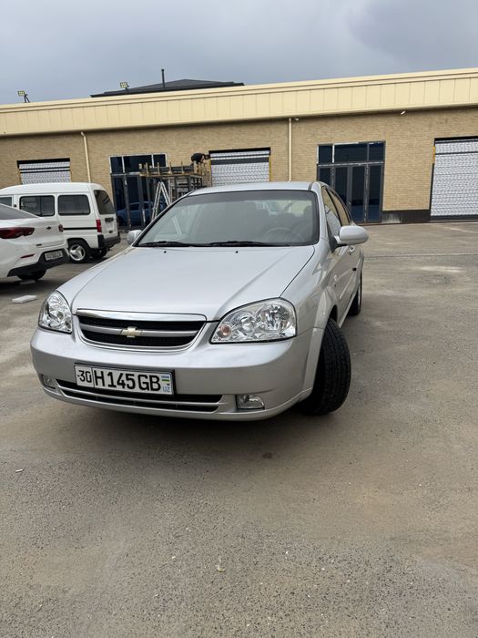 Срочно. Ласети 1.8 сотилади