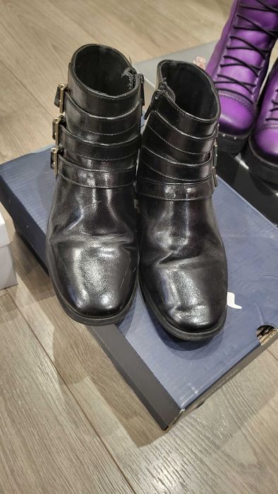 Продавам детски ботушки