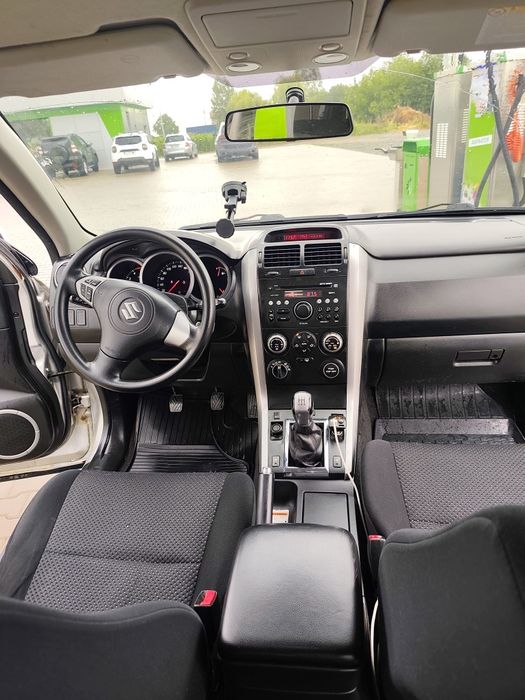 Vînd mașina personală