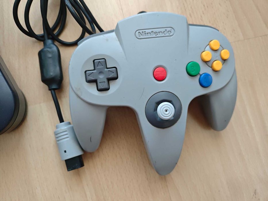 Nintendo 64 + HDMI преходник + Флаш карта с много игри