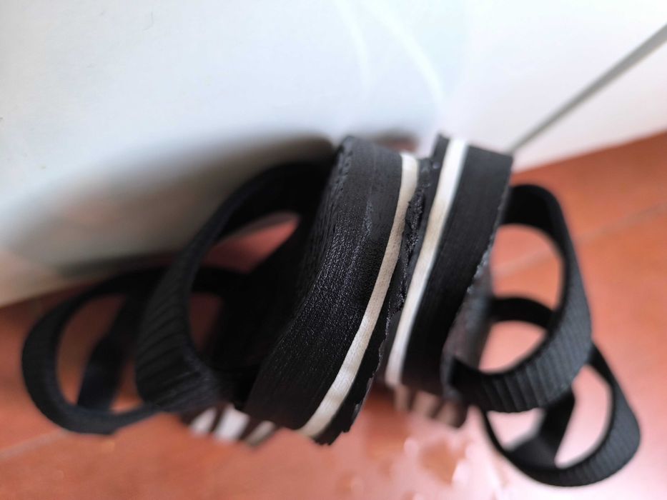 Черни чехли с 4.5 см платформа, 37 номер