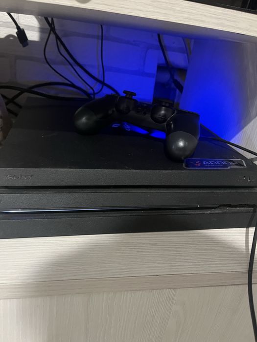 Плейстейшин 4 про продается