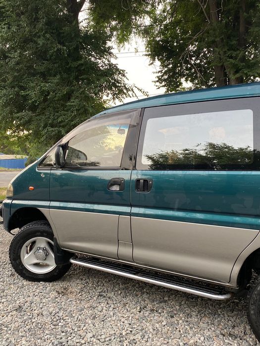 Продам Мицубиси Делика булка