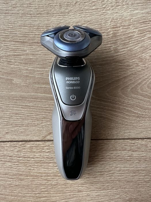 Электробритва Филипс