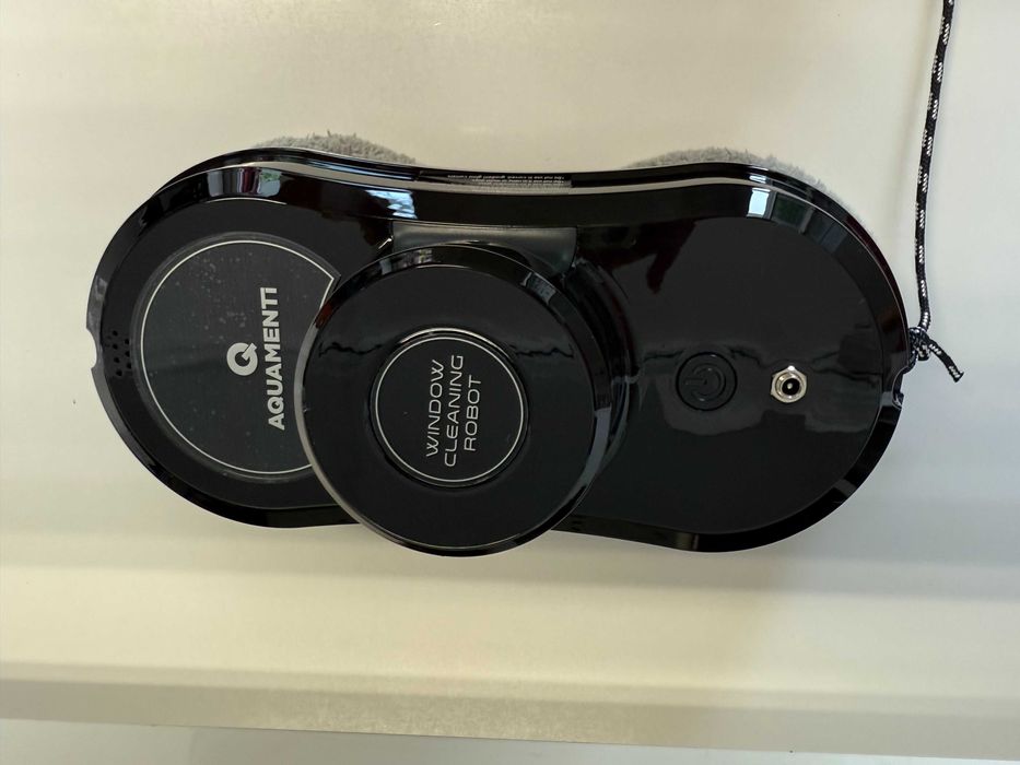 Робот за почистване на плоски повърхности Aquamenti