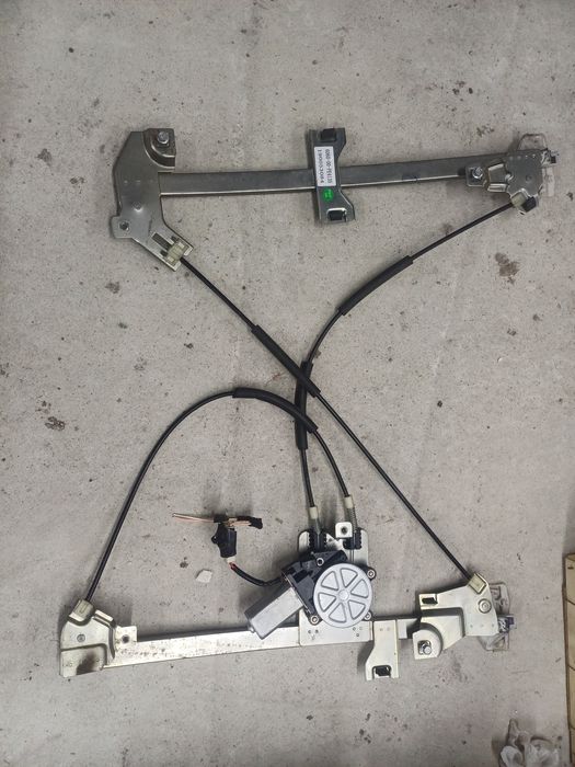 Преден ляв електрически мехънизъм за стъкло за берлинго и партнер